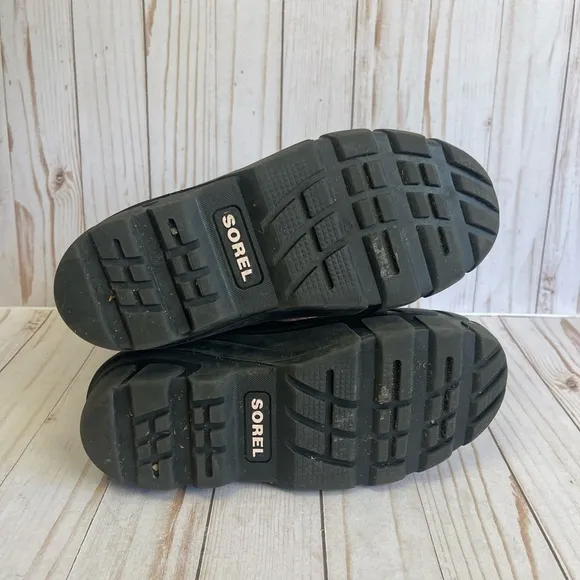 Sorel pink / black Snow boots Size 4
