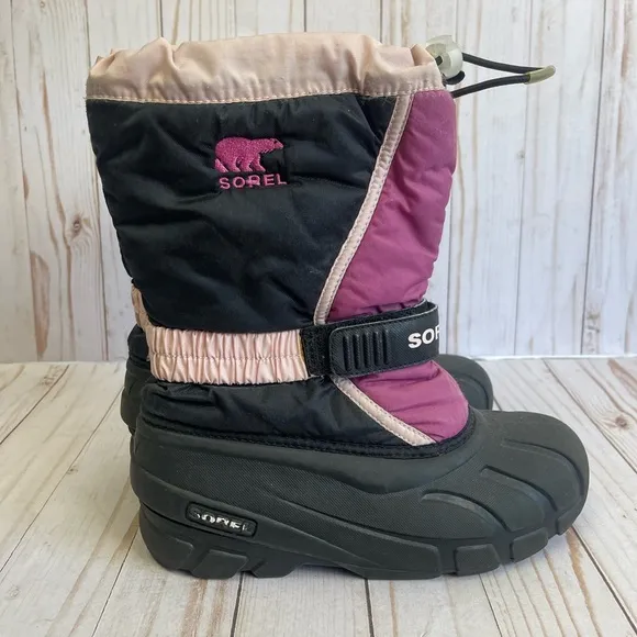 Sorel pink / black Snow boots Size 4