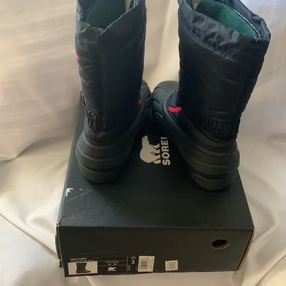 Sorel snow boots kids size 3