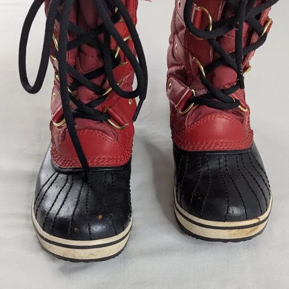 Sorel Tofino Red Quilted Pattern Fur Trim Winter Boots Waterproof