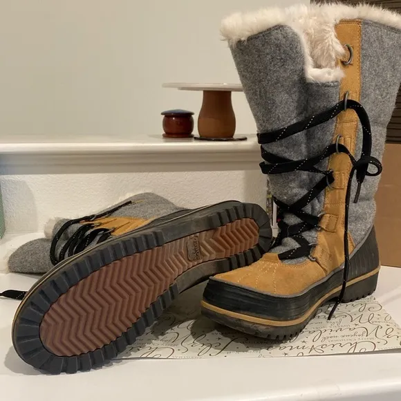 Sorel Waterproof Boots size 8.5