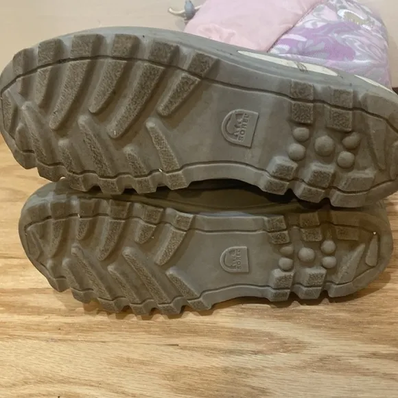 SOREL Waterproof Insulated Winter Cub Boots size 4