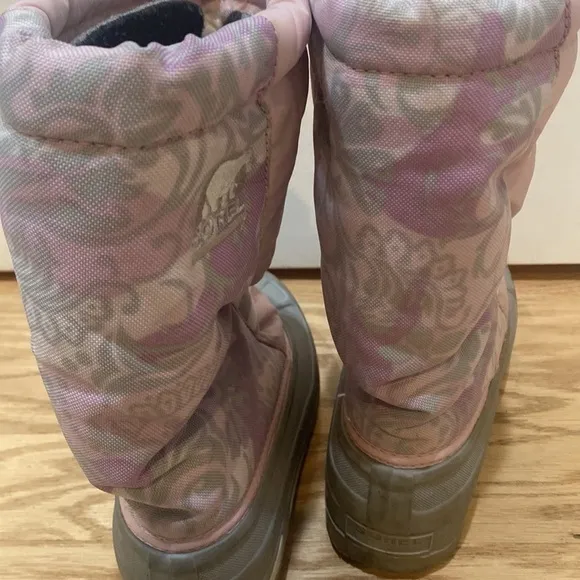 SOREL Waterproof Insulated Winter Cub Boots size 4