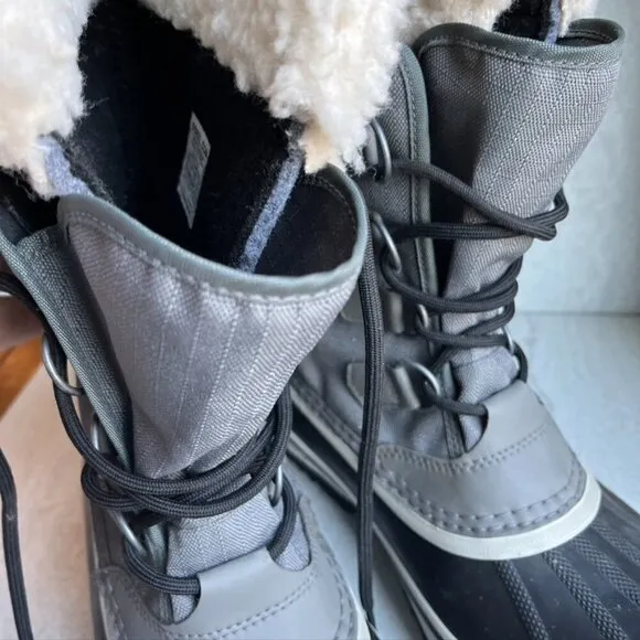 Sorel Winter Carnival boots Snow rain lace up sherpa lined 9