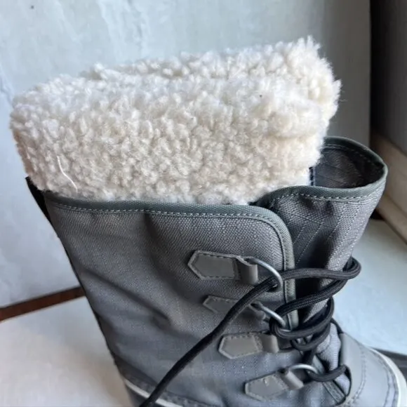 Sorel Winter Carnival boots Snow rain lace up sherpa lined 9