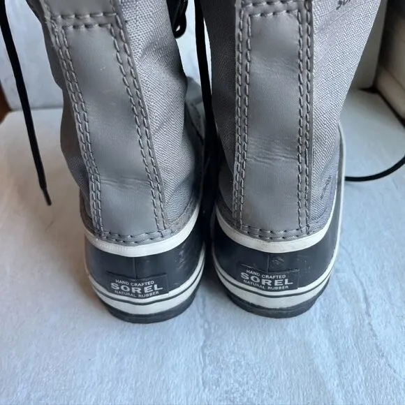Sorel Winter Carnival boots Snow rain lace up sherpa lined 9