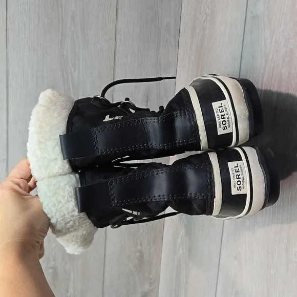 Sorel Women Caribou Waterproof Insulated lined boots rubber shoes sz 8