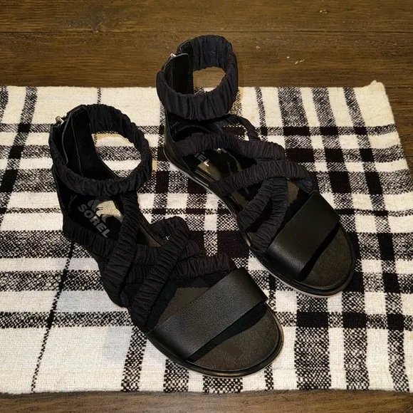 SOREL Women’s Ella Black Strappy Ankle Sandals Size 7.5 Excellent Condition