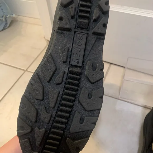 Sorel | women’s snow chariot boots size 6