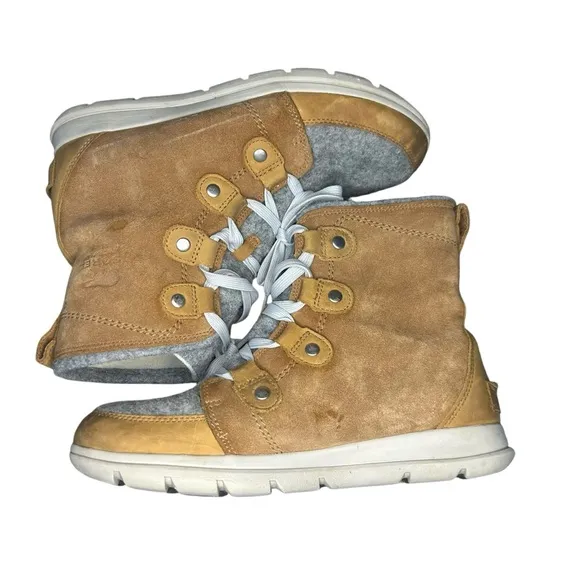 Sorel women’s Sorel Explorer Next Joan Insulated Waterproof Boots  size 11 gray