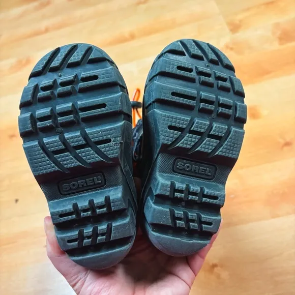 Sorel x Disney Black &amp; Orange Olaf Frozen Insulated Winter Snow Boots Size 8