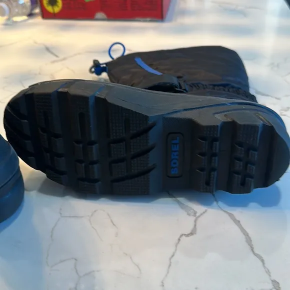 Sorel youth winter snow boots size 5