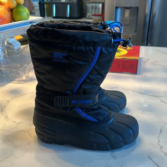 Sorel youth winter snow boots size 5