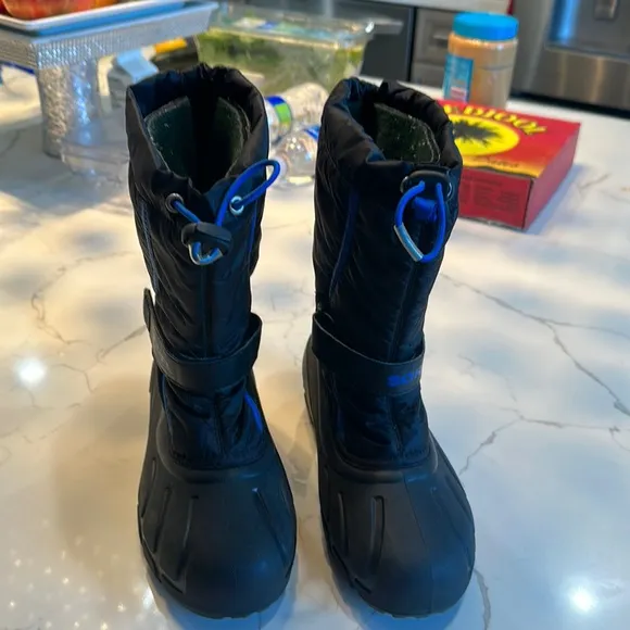 Sorel youth winter snow boots size 5