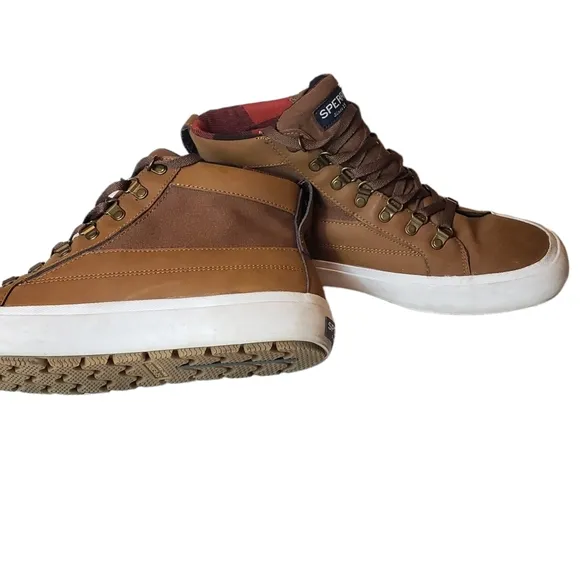 Sperry Hi-top Sneakers