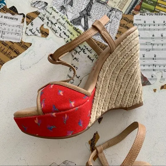 Splendid | Luau Fiesta Red Floral Wedge Sandals Size 6