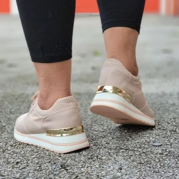 Sports Women's Lace-up Blush Sneakers