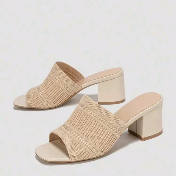 Spring/Summer Fashionable Woven Chunky Heel Women's Camel Color Slipper