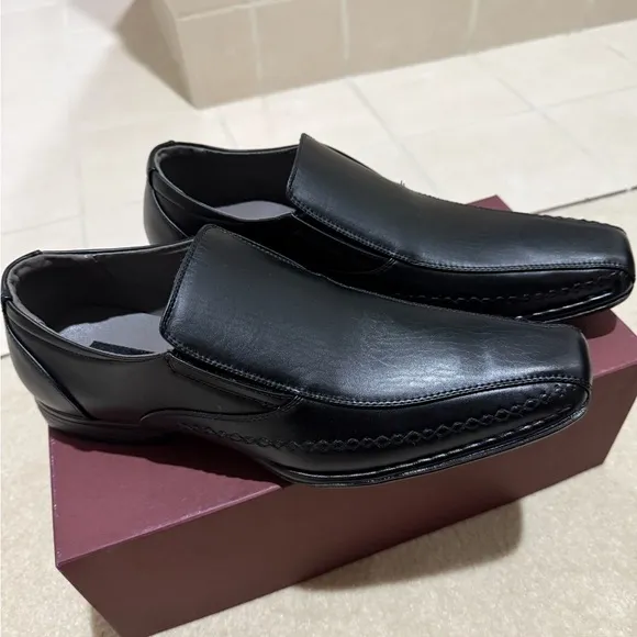 Steve Madden TRACE Mens 10.5 Leather Slip On Loafers Dress Shoes NICE