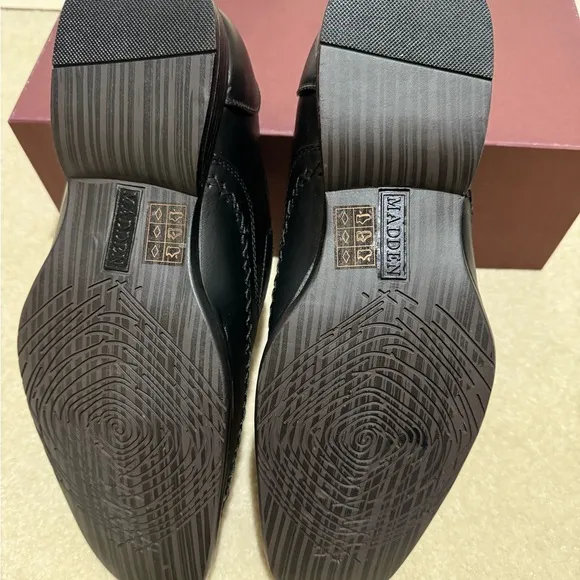 Steve Madden TRACE Mens 10.5 Leather Slip On Loafers Dress Shoes NICE