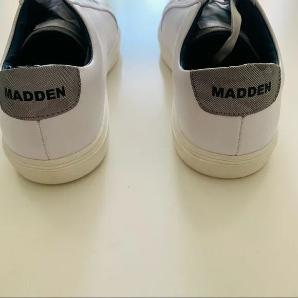 STEVE MADDEN WHITE SNEAKERS