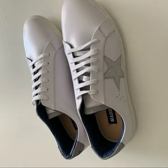 STEVE MADDEN WHITE SNEAKERS