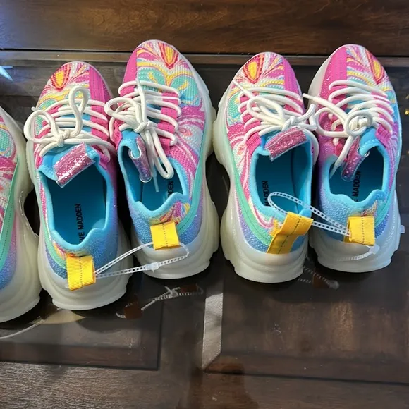 Steve MaddenGirls' JMaxima Swirl Multi Detail Chunky Sneakers (Youth)