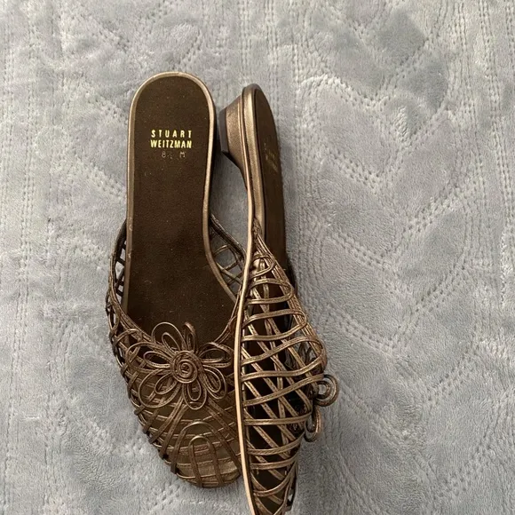 Stuart Weitzman flat sandals NWOT sz 8 1/2M