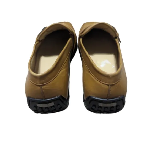 Stuart Weitzman Leather Driving Moccasin Loafers 5 1/2B