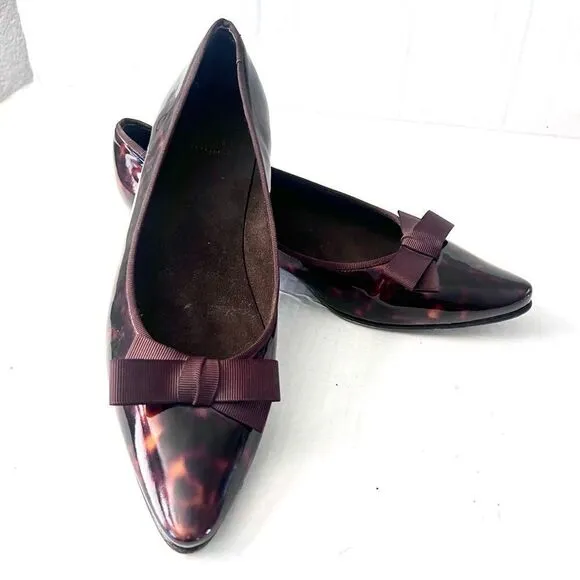 Stuart Weitzman Patent Leather Pointed Toe Tortoise Flats with bow 10 narrow