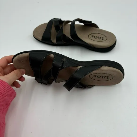 Taos Women’s 7 Black Leather Double U Strappy Sandals