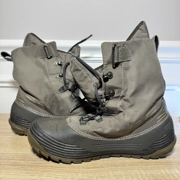 Teva Chair 5 Waterproof Snow Boots Thinsulate Insert Men Size 7.5 PRE OWNED BLK