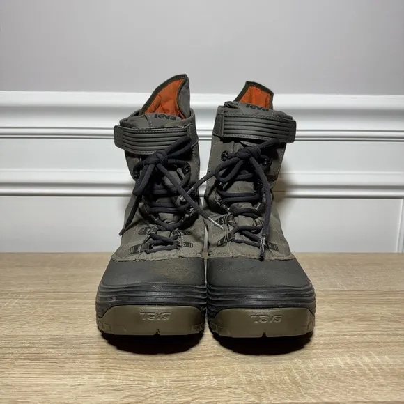 Teva Chair 5 Waterproof Snow Boots Thinsulate Insert Men Size 7.5 PRE OWNED BLK