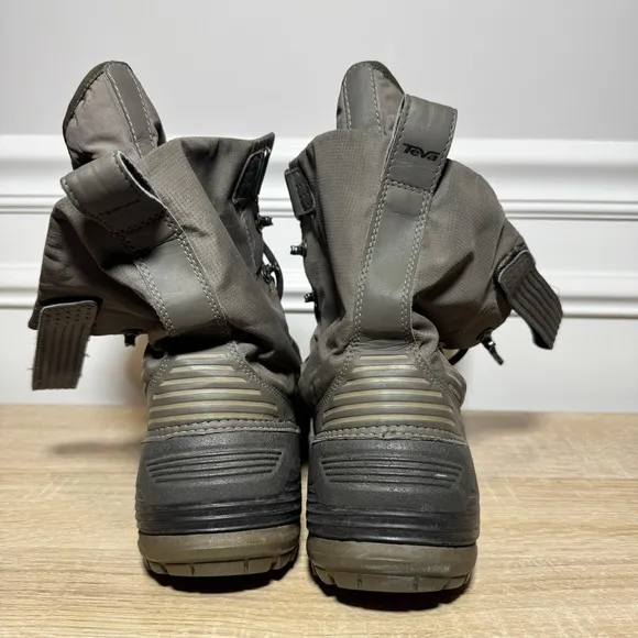 Teva Chair 5 Waterproof Snow Boots Thinsulate Insert Men Size 7.5 PRE OWNED BLK