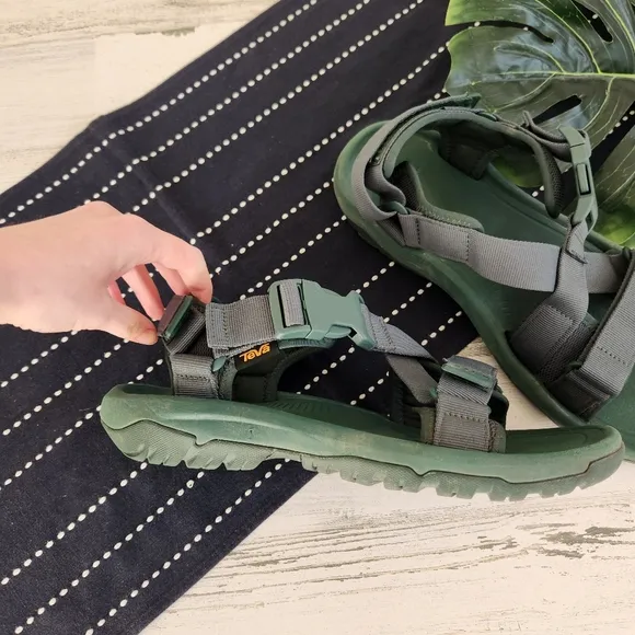 Teva Hurricane Verge Green Strappy Sandals Size 10