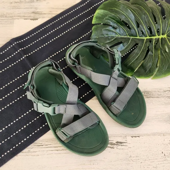 Teva Hurricane Verge Green Strappy Sandals Size 10