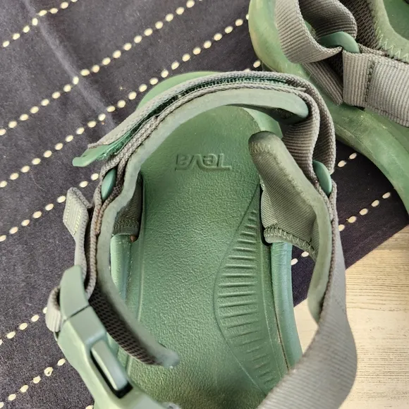 Teva Hurricane Verge Green Strappy Sandals Size 10