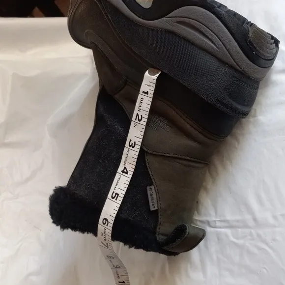 The North Face Women's Size 11 Primaloft Insulated Waterproof Winter Boots