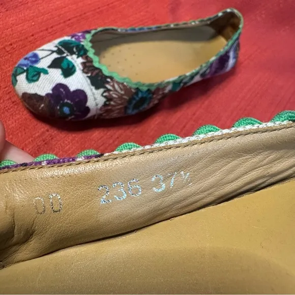 The Original Car Shoe Floral Ballet Flats, EUC