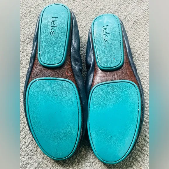 TIEKS BY GAVRIELI Navy Blue Ballet Flats With Turquoise Sole &amp; Accent