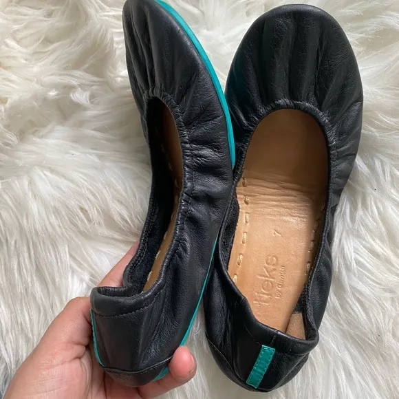 Tieks Matte black classic leather ballet flats size 7