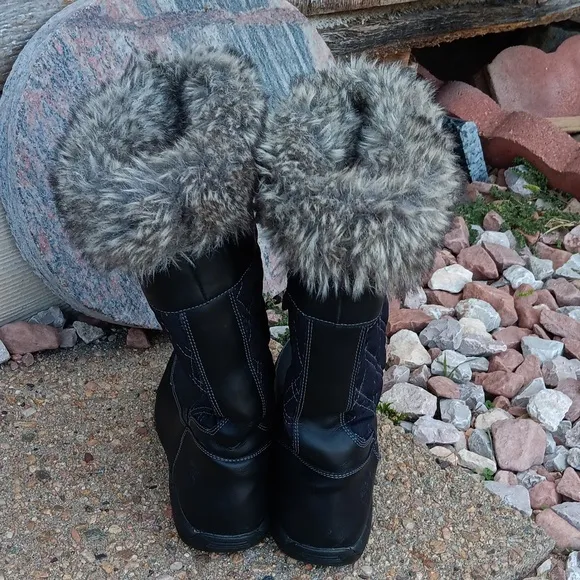 Timberland black waterpoof pull on winter boots fur trim