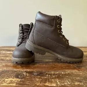 Timberland Boys Boots size 1 in brown