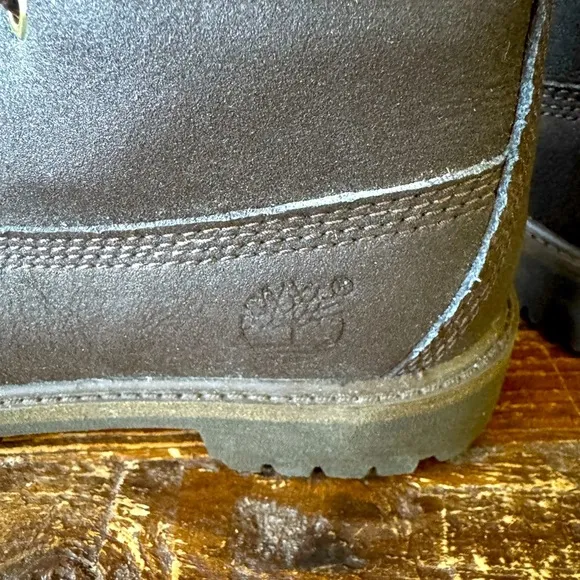 Timberland Boys Boots size 1 in brown