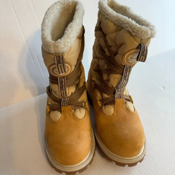 Timberland Tan Quilted Sherpa Lined Waterproof Leather Boots Womens 7 (Kids 5)