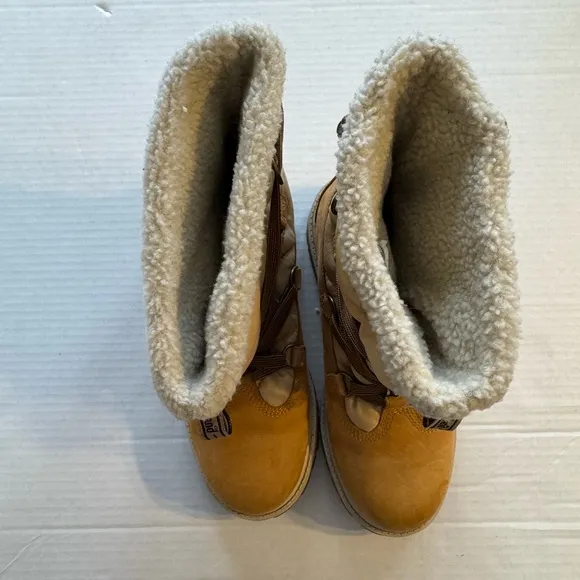 Timberland Tan Quilted Sherpa Lined Waterproof Leather Boots Womens 7 (Kids 5)