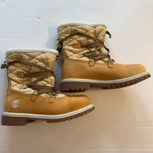 Timberland Tan Quilted Sherpa Lined Waterproof Leather Boots Womens 7 (Kids 5)