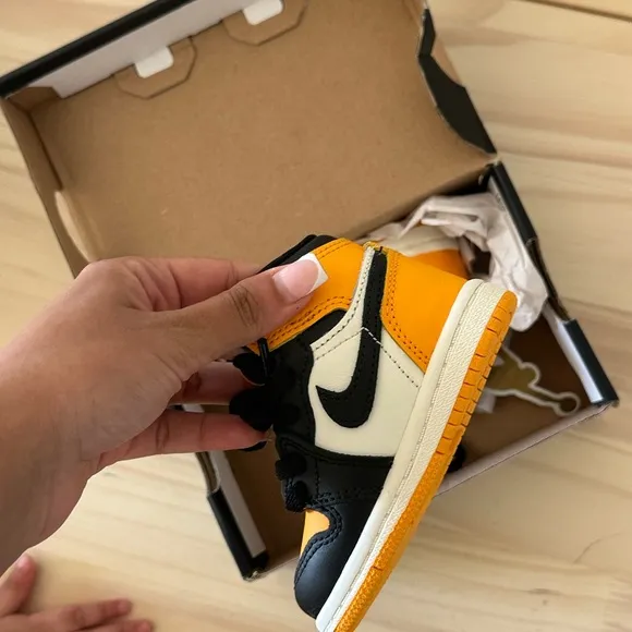 Toddler High-Top Sneakers in Black and Yellow