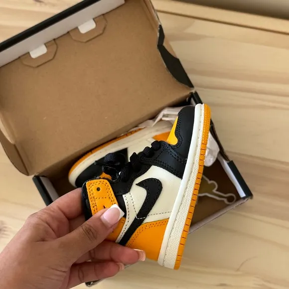 Toddler High-Top Sneakers in Black and Yellow