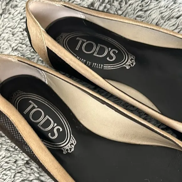 TOD'S suede ballet flats size 5.5 US womens EU 35.5 cream brown